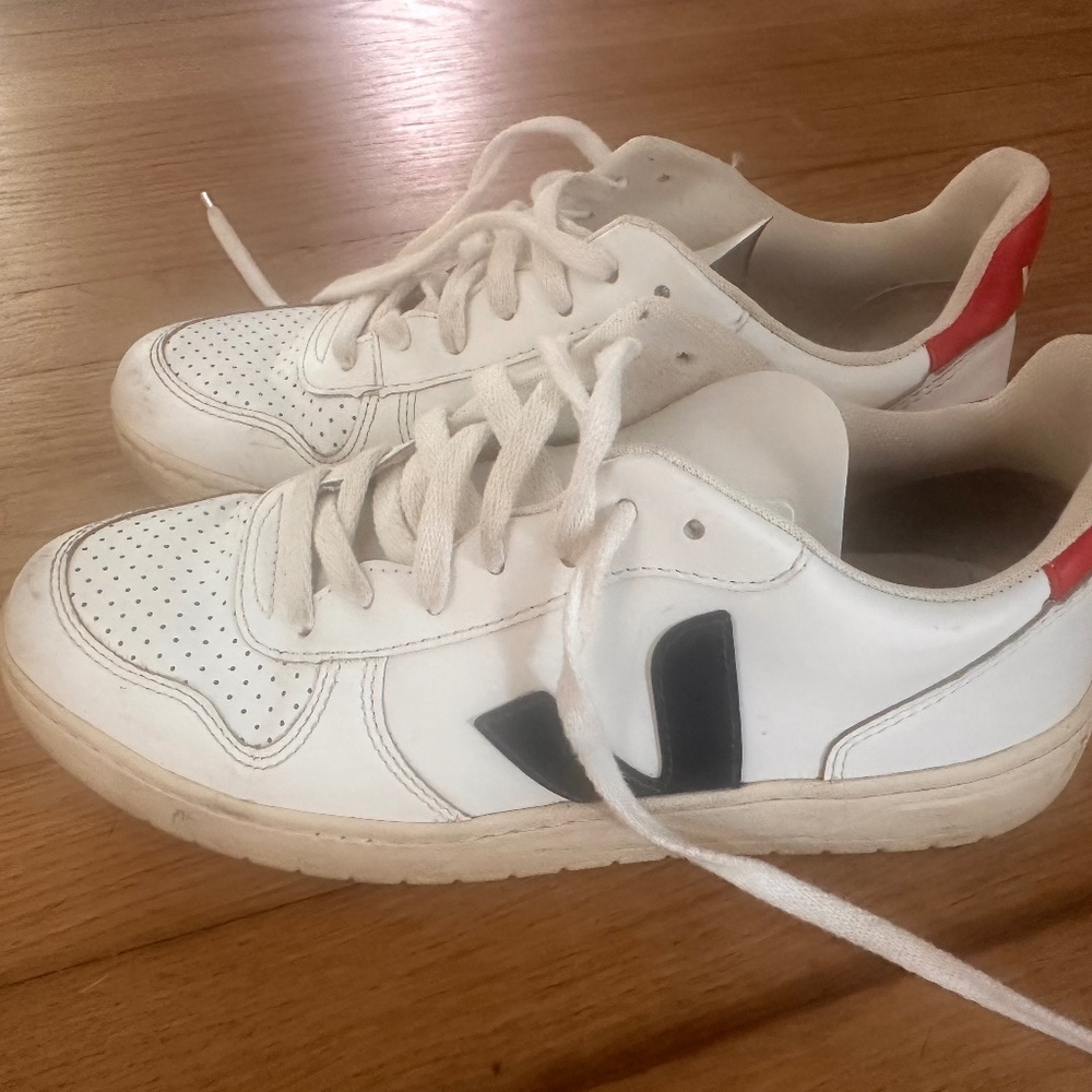 Veja V12